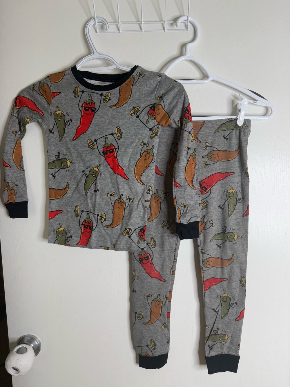 Carter's Kids Gray Chili Pepper Print Pajama Set 7/7A